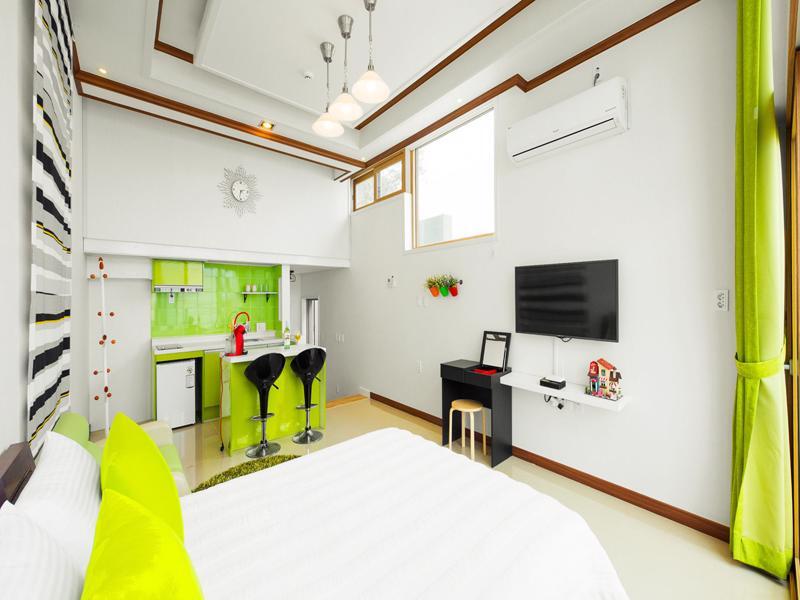 Sea & Pine Pension Namhae Buitenkant foto