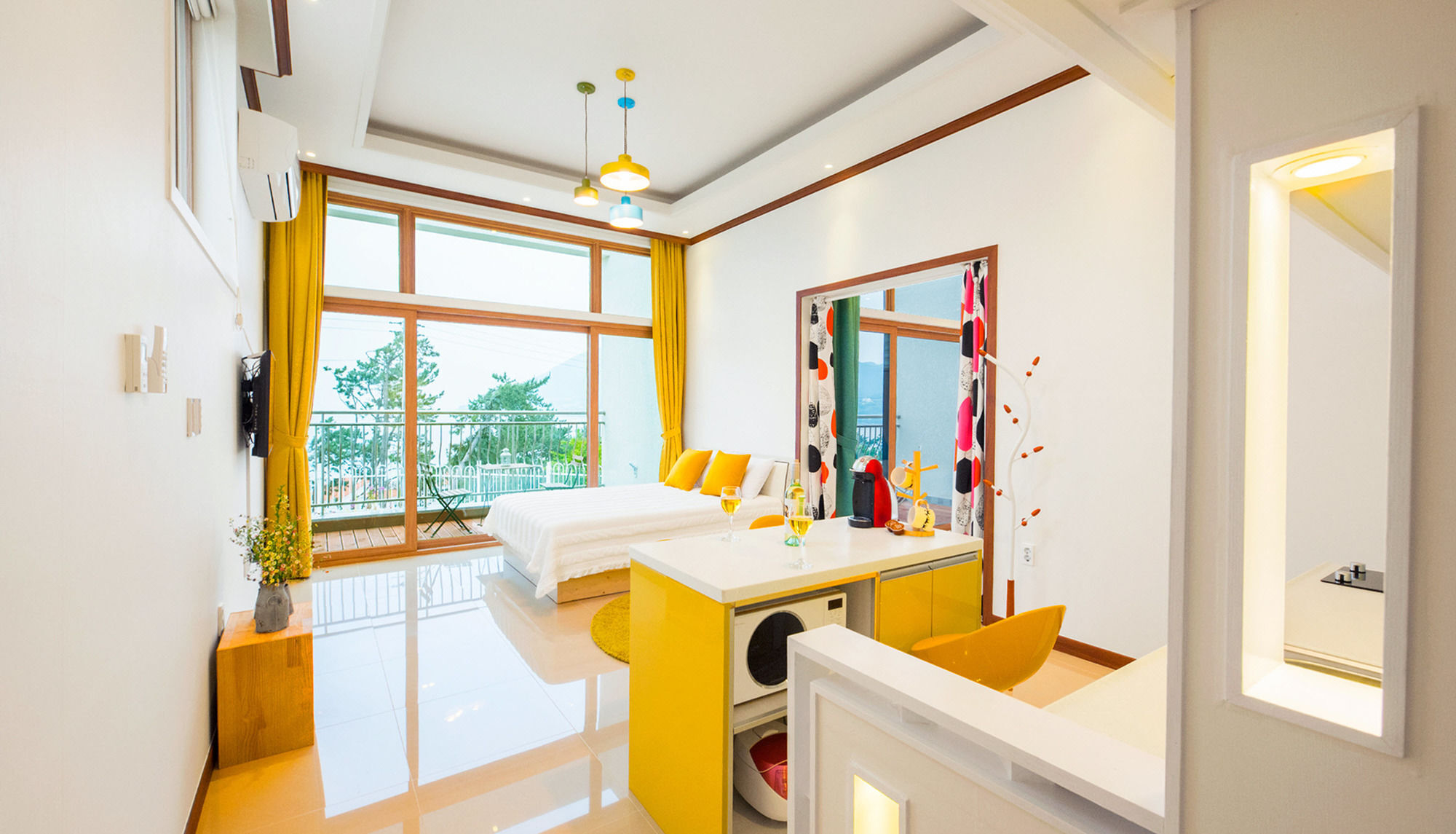 Sea & Pine Pension Namhae Buitenkant foto